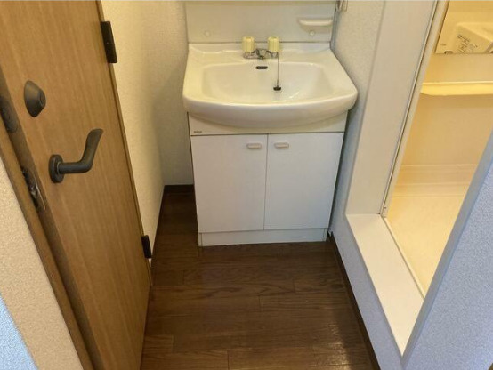 中野区江古田４丁目のアパートの独立洗面台