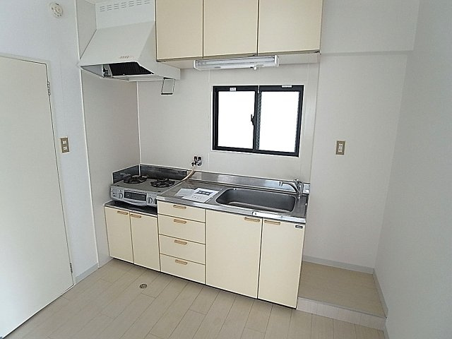 トルテアラタのキッチン|2口コンロ付きの広めのキッチン