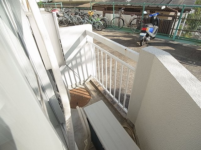 オレンジマンションのバルコニー|日当たりの良いバルコニー