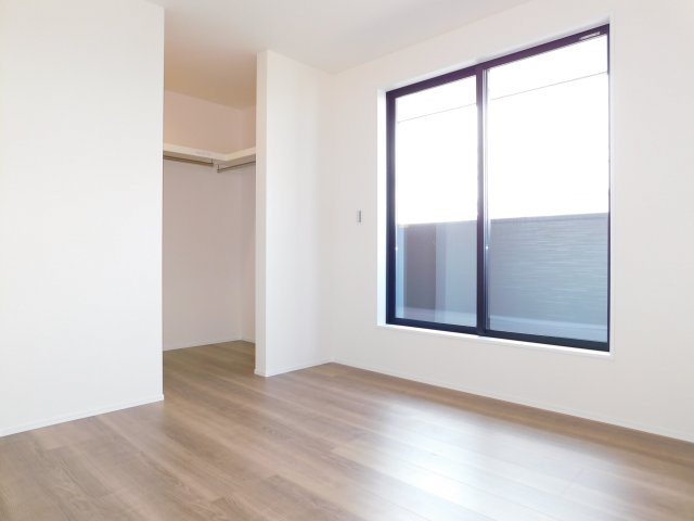 あま市二ツ寺六町の新築一戸建の洋室|◇２階洋室◇　　２面採光で明るい洋室６．３８帖　ＷＩＣ完備！