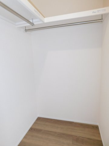 あま市二ツ寺六町の新築一戸建の収納|◇大容量ウォークインクローゼット◇　　大きな荷物もしっかり収納できます♪