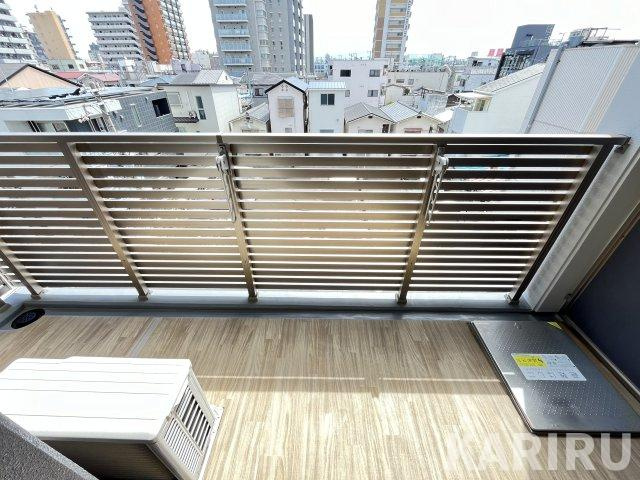 アドバンス北大阪ロワンのバルコニー
