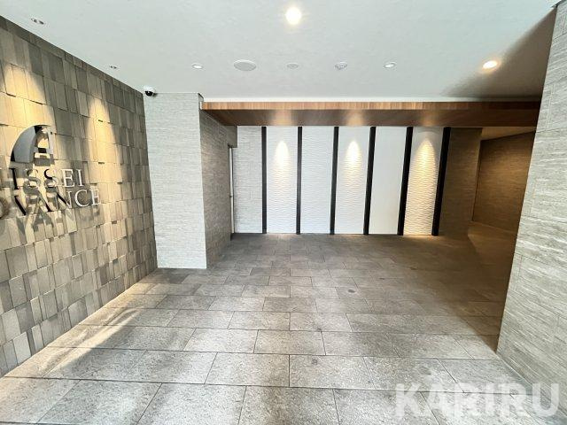 アドバンス北大阪ロワンのエントランス