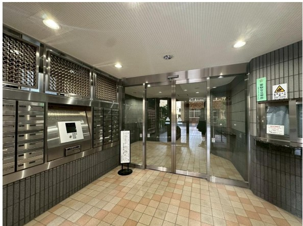 JR水道橋駅徒歩３分　ルーフバルコニー付2LDK・リノベマンションのエントランス