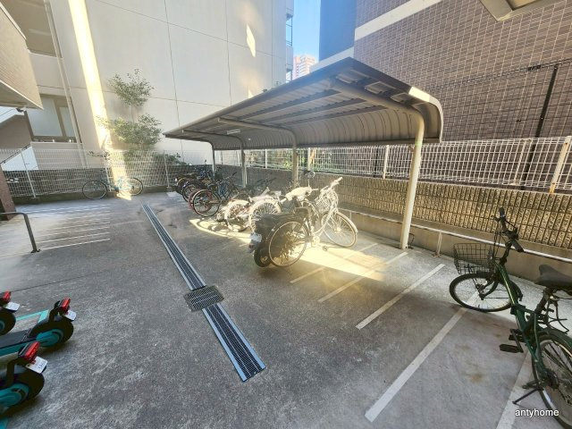 アーデン森之宮の駐車場