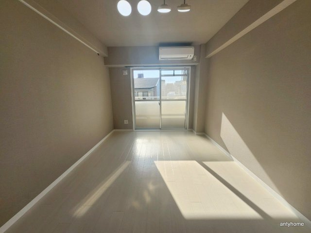 アーデン森之宮の居間・リビング