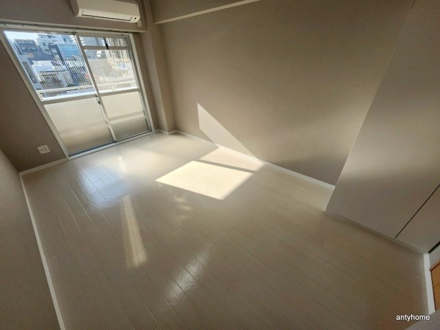 アーデン森之宮の居間・リビング