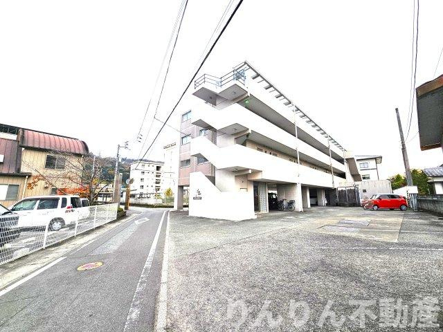 【駐車場】 | フォレストハイツ | 駐車場完備です