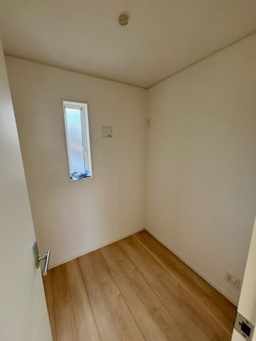 筑後市下北島第5　1号棟の洋室|書斎や趣味のお部屋など多目的に利用できるスペースです♪