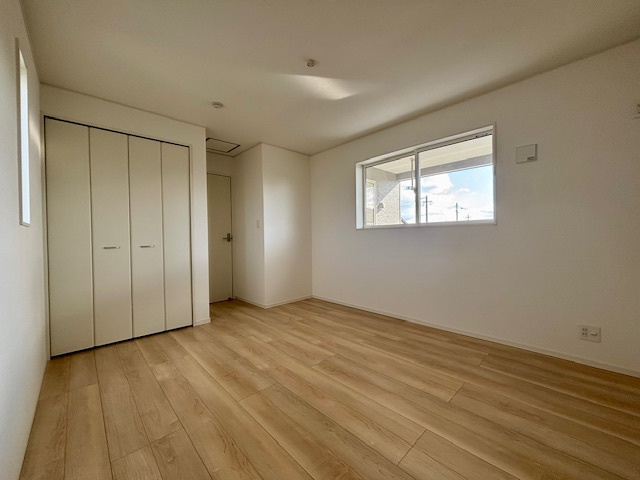 筑後市下北島第5　1号棟の洋室