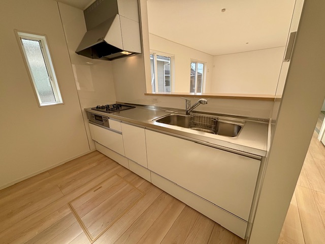 筑後市下北島第5　1号棟のキッチン|カウンターキッチンは家族との会話も楽しめます