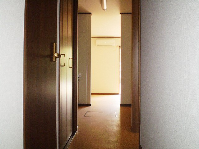 ガーデン柏井Ⅴの玄関|初期費用もおすすめです。