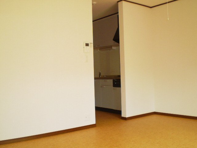 ガーデン柏井Ⅴの居間・リビング|エアコン付きです。