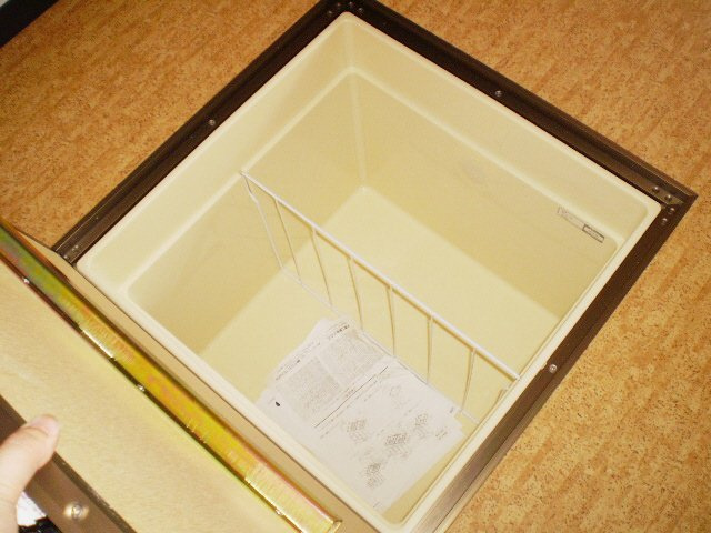 ガーデン柏井Ⅴの収納|床下収納付きです。