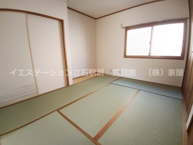 東立石3丁目貸住宅の和室|畳も交換して、いぐさのいい匂いがします。