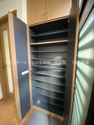 東立石3丁目貸住宅の収納|靴もたくさん収納できちゃう！
