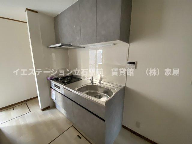 東立石3丁目貸住宅のキッチン|シンク、換気扇も新品です
