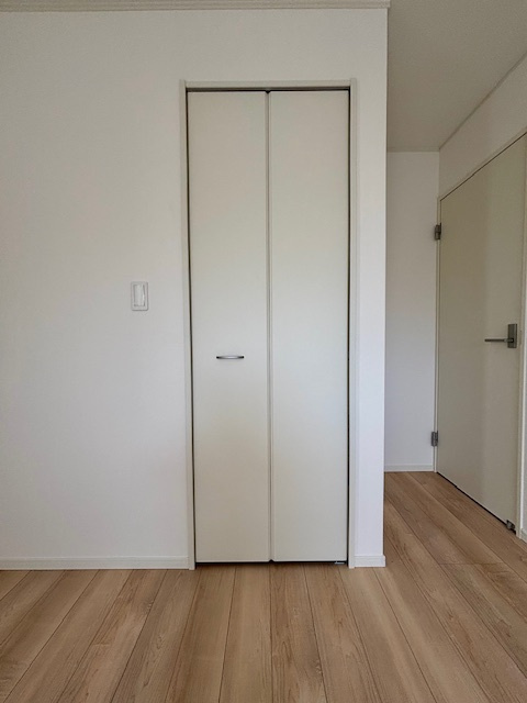筑後市下北島第5　2号棟の収納|各部屋にクローゼット完備。ゆとりの収納で片付けも掃除もテキパキ完了