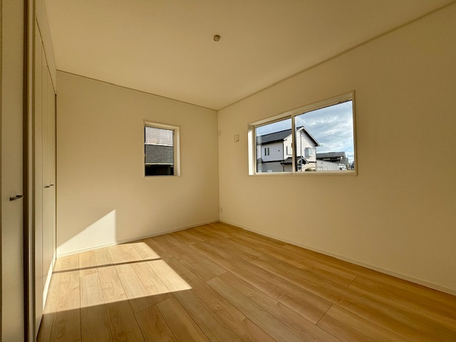 筑後市下北島第5　2号棟の洋室