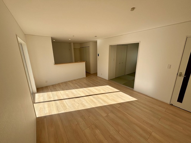 筑後市下北島第5　2号棟の居間・リビング