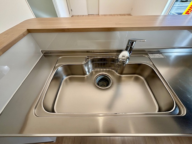 筑後市下北島第5　2号棟のキッチン|広めのシンクは使いやすいですね♪