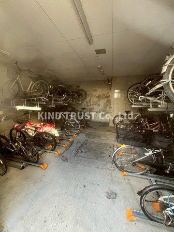 エスリード新梅田の駐車場|駐車場があるので、車を買う予定の方も安心です