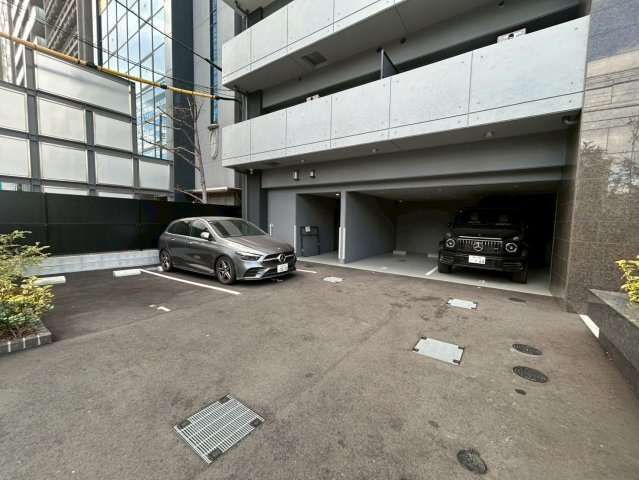 S-RESIDENCE福島diverseの駐車場