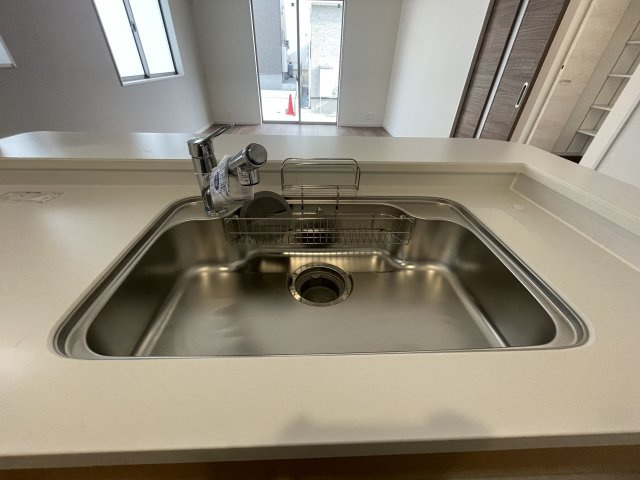 リーブルガーデン豊見城市伊良波第２　＼☆ご成約時キャッシュバック☆／のキッチン|※サンプル写真となります。