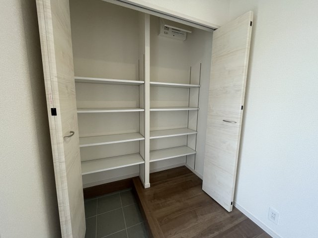 リーブルガーデン豊見城市伊良波第２　＼☆ご成約時キャッシュバック☆／の収納|※サンプル写真となります。
