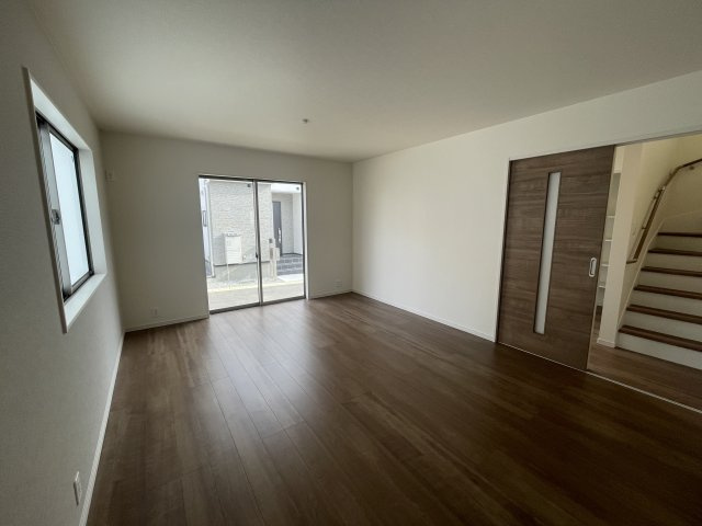 リーブルガーデン豊見城市伊良波第２　＼☆ご成約時キャッシュバック☆／の居間・リビング|※サンプル写真となります。