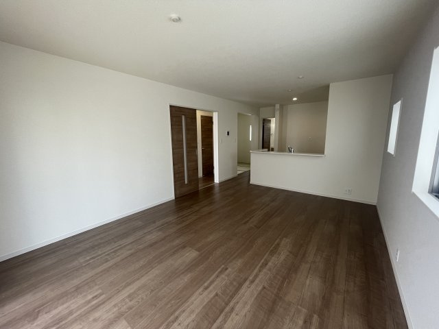 リーブルガーデン豊見城市伊良波第２　＼☆ご成約時キャッシュバック☆／の居間・リビング|※サンプル写真となります。