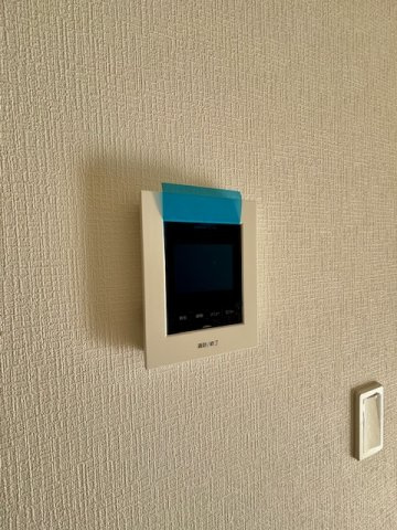 筑後市下北島第5　3号棟のセキュリティ|モニタ付きインターホンは来客をを確認できます、小さなお子様や女性だけのお留守番でも安心です♪
