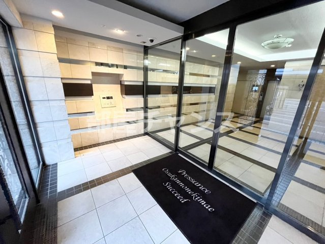 プレサンス大須観音駅前サクシードのエントランス