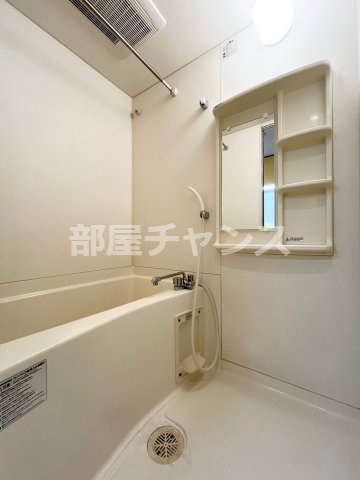 プレサンス大須観音駅前サクシードの浴室