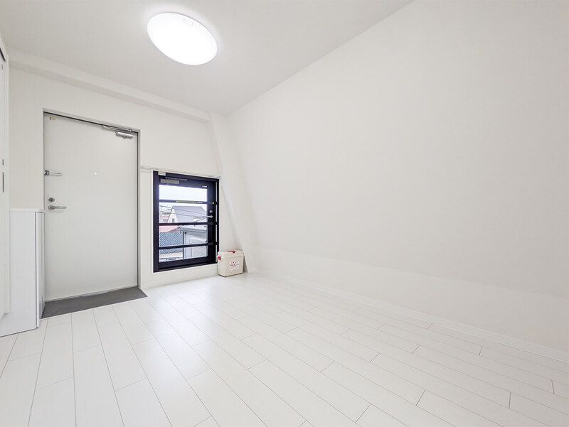 リバース笹塚の玄関