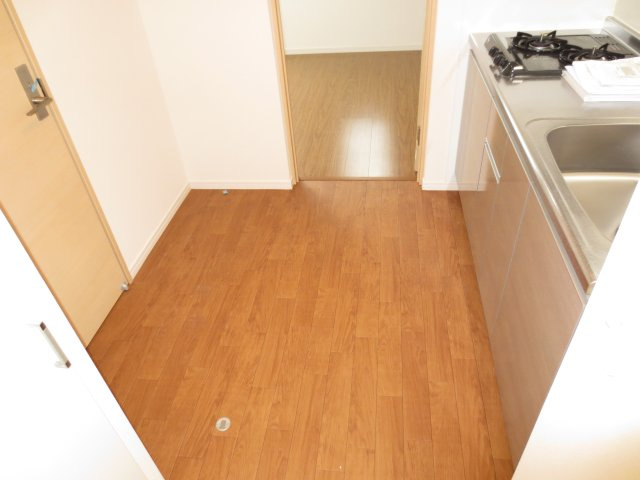 リブリ・モンテーニュの居間・リビング|別号室の参考写真です。