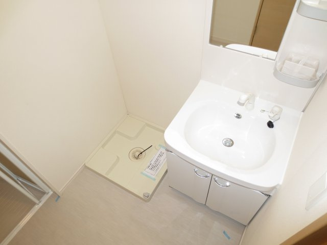 リブリ・モンテーニュの洗面所|別号室の参考写真です。