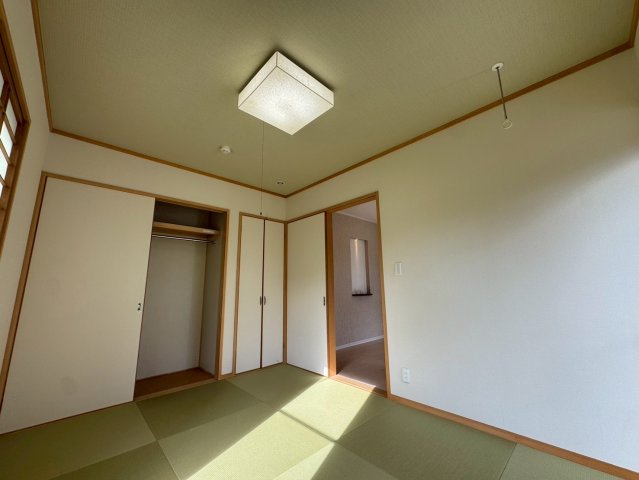 -三丁目不動産-　秩父郡長瀞町中野上　平成25年築　県民共済の洋室