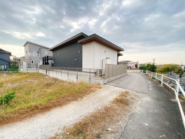 東海市養父町八王子の前面道路含む現地写真