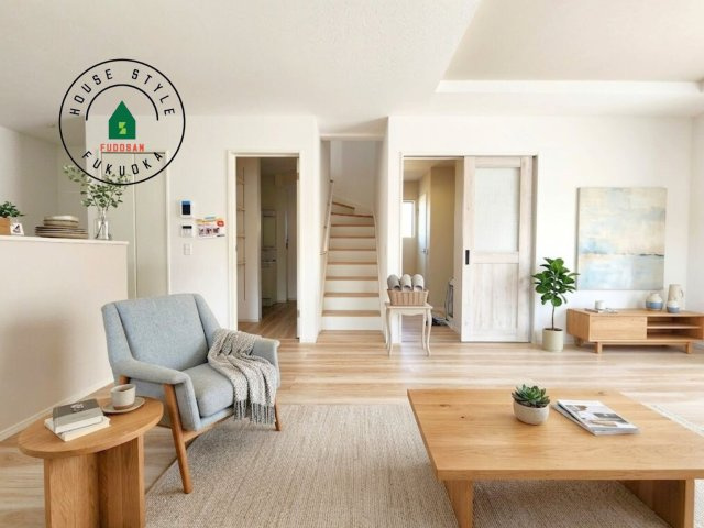 福岡市東区舞松原3丁目第1-3棟(2号棟)の居間・リビング|明るく開放的なリビングダイニングは豊かな陽光が注ぎ込み、やすらぎの空間を演出してくれます。ご家族で楽しいひとときをお過ごし下さい。※家具はCGを合成したものです。