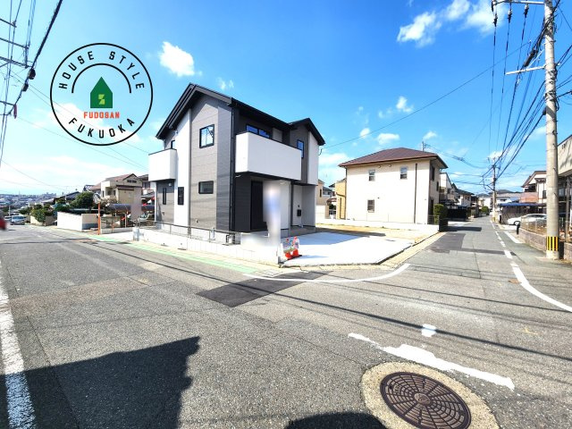 福岡市東区舞松原3丁目第1-3棟(2号棟)の前面道路含む現地写真|見学の時間などお気軽にお問い合わせ下さい。