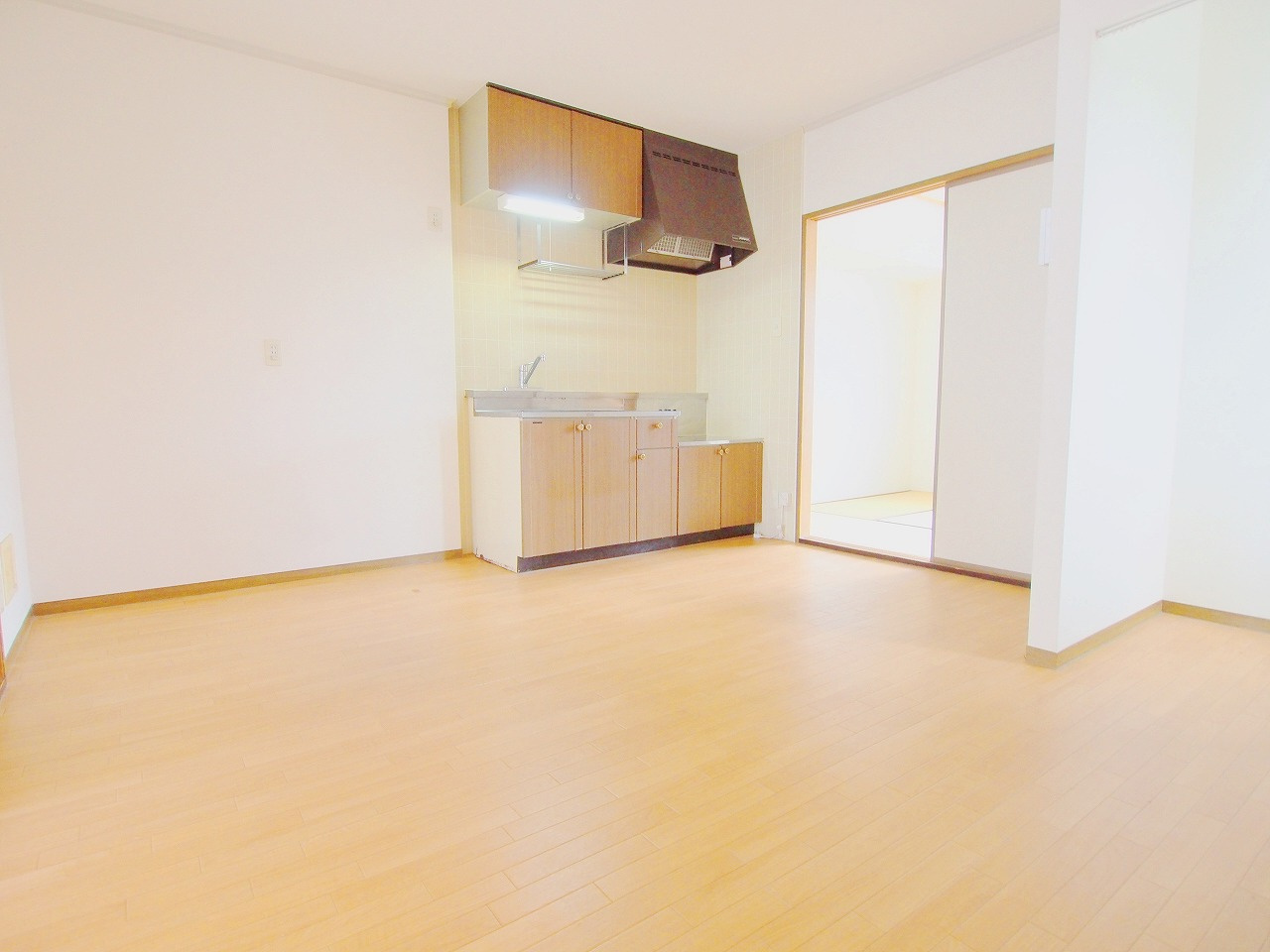 ハイマート東原の居間・リビング