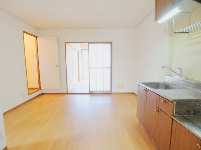 ハイマート東原の居間・リビング