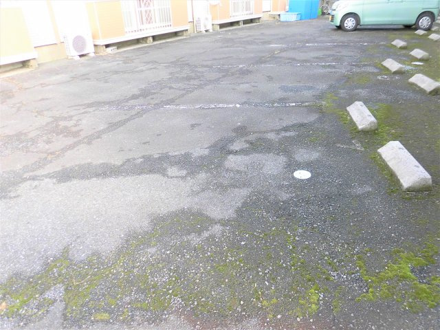 ベルメゾンの駐車場