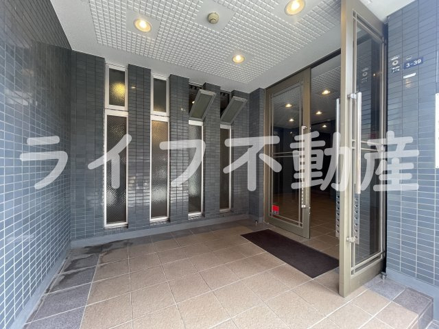 サンメゾンのエントランス|清潔なエントランスです