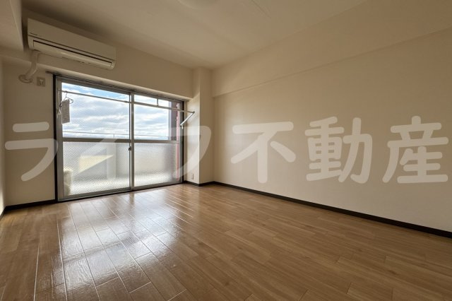 サンメゾンの洋室|コンパクトで使いやすい洋室です