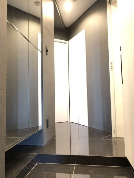 COULEURS GRAND(クルールグラン)の玄関