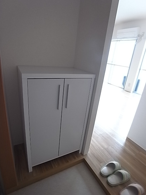 元町ロックビルの玄関