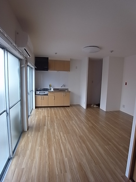 元町ロックビルの居間・リビング