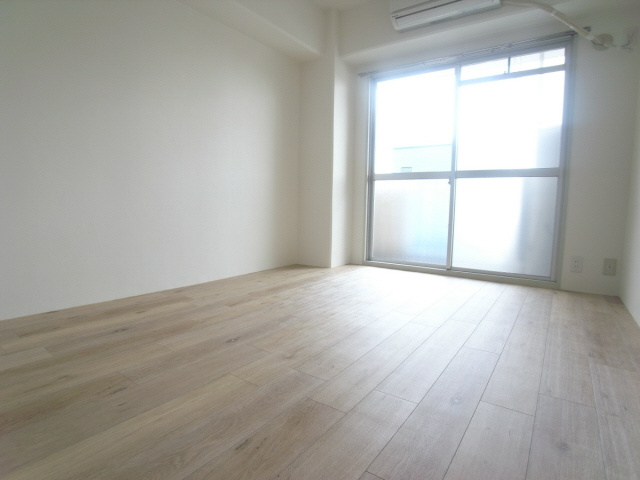 カサベラ神戸の洋室